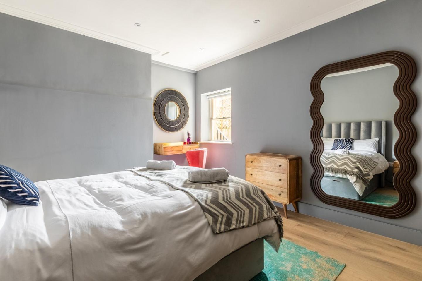 Russell House Suites Bath Extérieur photo