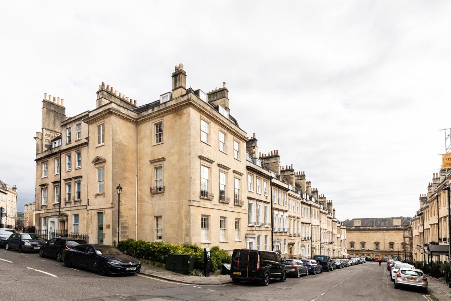 Russell House Suites Bath Extérieur photo