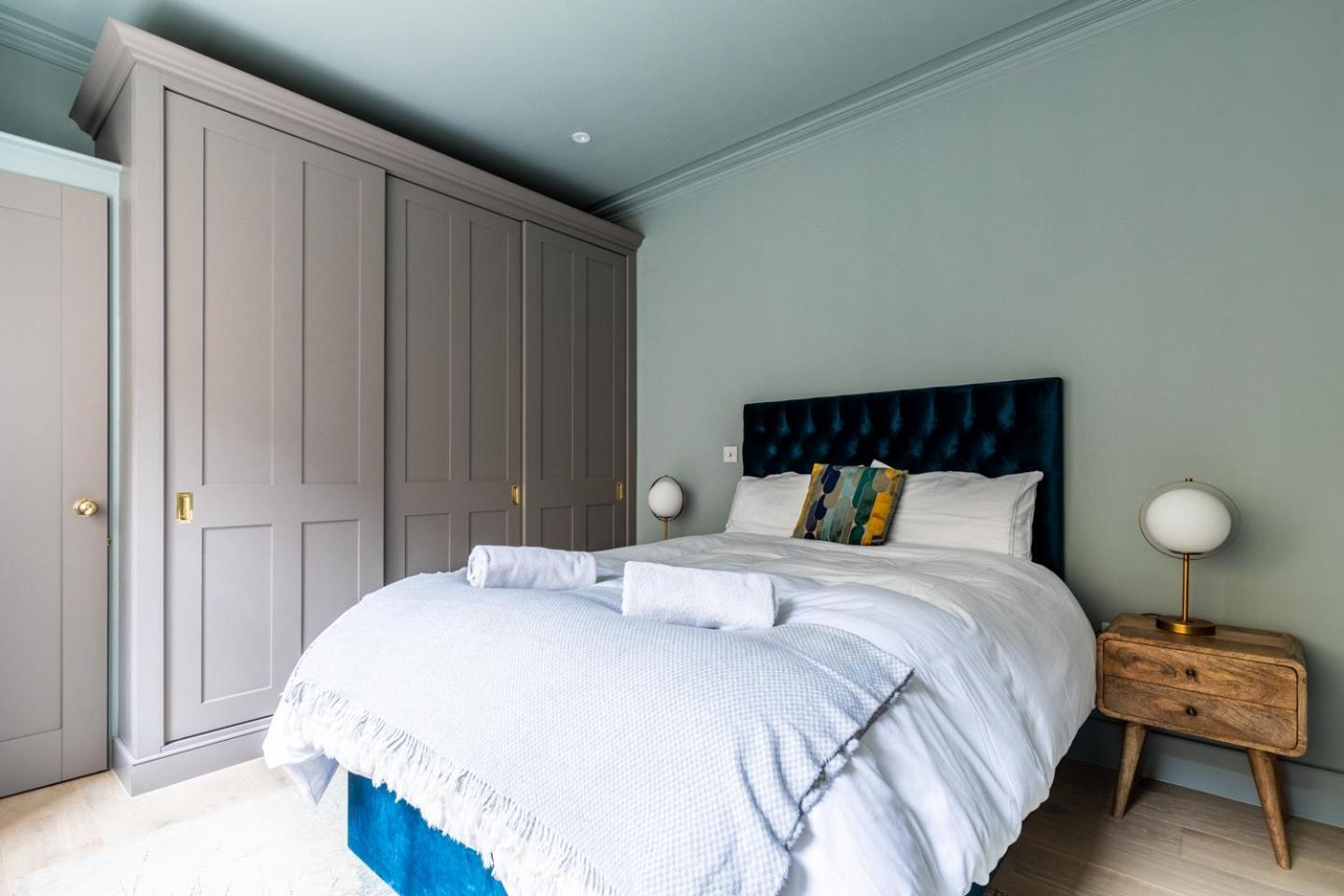 Russell House Suites Bath Extérieur photo