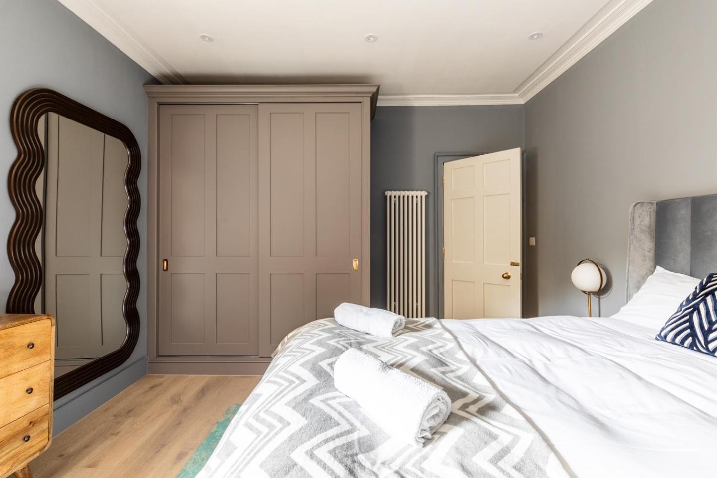 Russell House Suites Bath Extérieur photo